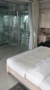 Llit o llits en una habitació de Sky Pavilion