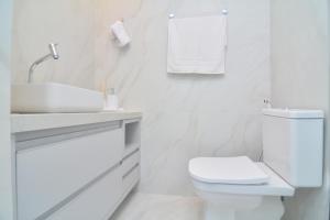 Ένα μπάνιο στο Apartamento de Luxo em São Luís e Próximo da Praia +9 φωτογραφίες