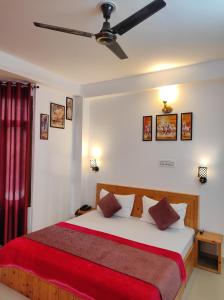 Giường trong phòng chung tại THE-GRANDVIEW