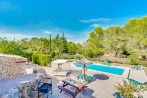 Bazén v ubytovaní Finca LA CASETA Pollensa by Mallorca Villa Selection alebo v jeho blízkosti