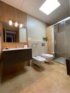 Kúpeľňa v ubytovaní Casa Ohana Apartamento espacioso en el corazón de Nerja