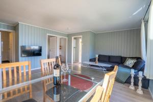 TV a/nebo společenská místnost v ubytování Topcamp Havblikk - Helgeland