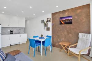 Kuchnia lub aneks kuchenny w obiekcie Studio in Torres del Sol Griffin near the beach