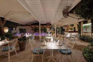 Restaurace v ubytování Acanthus blue