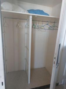 Ванна кімната в Joli appartement avec vue. Dakar Plateau. Lumineux et fleurie