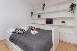 Posteľ alebo postele v izbe v ubytovaní Warsaw Ursynów Modern Apartment by Noclegi Renters