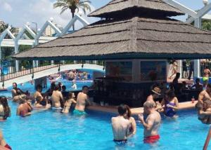 Bazén v ubytovaní Benal Beach 907 alebo v jeho blízkosti
