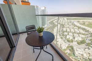 Balkón nebo terasa v ubytování City View I 1 Bedroom Apartment I Golf Vita, Damac Hills