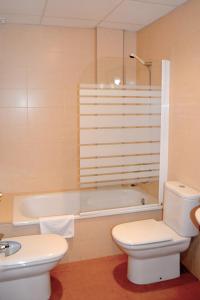 Vonios kambarys apgyvendinimo įstaigoje Hotel Oreneta