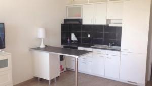 Foto de la galeria de T2 vue mer, plage a 50m, avec garage privé. a Canet-en-Roussillon