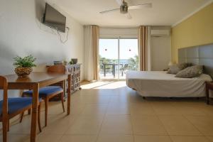 Posteľ alebo postele v izbe v ubytovaní Deauville Miami platja
