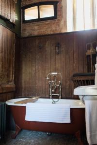 Kupatilo u objektu St Giles House Accommodation