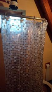 Vannituba majutusasutuses Casa Alpina espaciosa a 2 cuadras del centro de Villa Gesell y a 5 de la playa +19 fotot