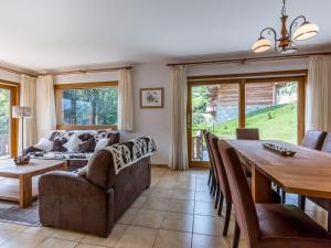 Χώρος καθιστικού στο Chalet 4 ch, proche pistes, idéal familles/amis, WIFI - FR-1-437-56