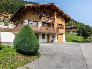 ラ・クリュサにあるChalet La Clusaz, 5 pièces, 9 personnes - FR-1-437-56の大茂みの家