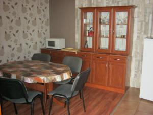 Kuchyňa alebo kuchynka v ubytovaní Kitti Apartman