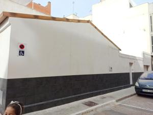 Zdjęcie z galerii obiektu Casa cerca de la playa con patio y garaje privado w mieście Puerto de Sagunto