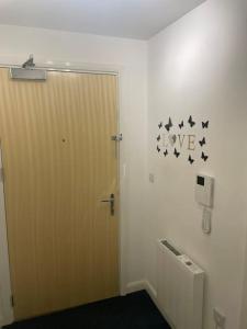 حمام في Lovely 1 Bedroom Condo in Leicester City