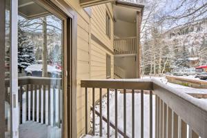Balcone o terrazza di Charming Vail Condo with Patio and Mountain Views