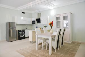 Afbeelding uit fotogalerij van Atlantic Luxury Apartments in Bakau