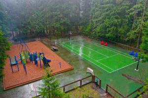 Tenis a/nebo squash v ubytování Snowater Respite nebo okolí