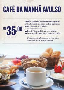 een flyer voor een cafe da manta waqueso met kopjes koffie bij Alameda Vitória Hotel in Vitória