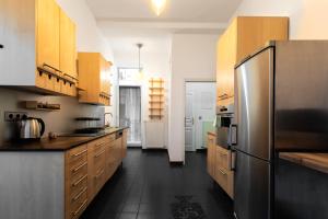 Kuchyňa alebo kuchynka v ubytovaní 3-Bedroom Apartment in Central Vienna