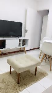 טלויזיה ו/או מרכז בידור ב-Aconchegante apartamento a Copacabana