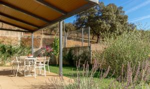 Ogród w obiekcie Casa Rural Lavanda con Piscina