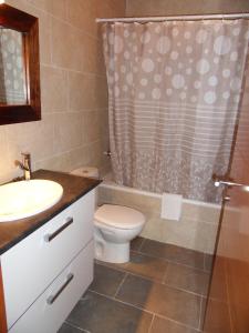 Koupelna v ubytování Pensió i Apartaments la Bordeta + 24 fotografií