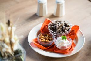 Makanan di atau berdekatan hotel