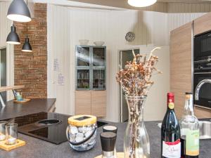 Nápoje v ubytování Luxury Spa Retreat in Arrild - By Traum Ferienwohnungen