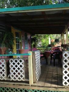 Mynd úr myndasafni af Naniqui Cottage - Only Adults -Parking Golf Car Only í Culebra