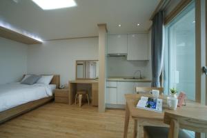 Nhà bếp/bếp nhỏ tại The Beach Pension