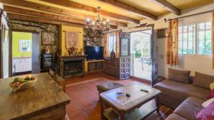 Zdjęcie z galerii obiektu Casa Rural la Sacri Guaro by Ruralidays w mieście Guaro