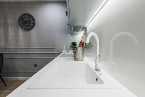 Kúpeľňa v ubytovaní DiVine Luxury Apartment Blue + 24 fotografií