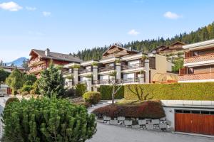 O vedere generală la munți sau o vedere la munte luată de la acest apartament