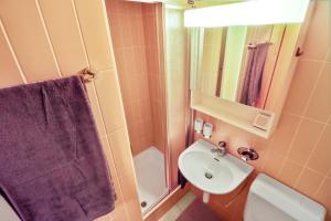 O baie la Superbe appartement avec parking couvert gratuit +28 fotografii