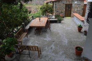 Zdjęcie z galerii obiektu Casa rural con Wifi y estupenda vista a la montaña en Hermigua w mieście Hermigua