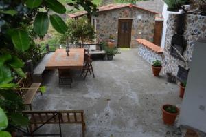 Zdjęcie z galerii obiektu Casa rural con Wifi y estupenda vista a la montaña en Hermigua w mieście Hermigua