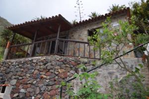 Zdjęcie z galerii obiektu Casa rural con Wifi y estupenda vista a la montaña en Hermigua w mieście Hermigua