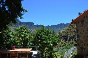Zdjęcie z galerii obiektu Casa rural con Wifi y estupenda vista a la montaña en Hermigua w mieście Hermigua
