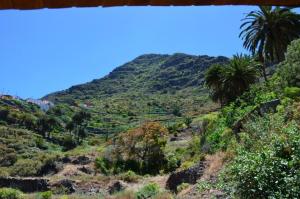 Zdjęcie z galerii obiektu Casa rural con Wifi y estupenda vista a la montaña en Hermigua w mieście Hermigua