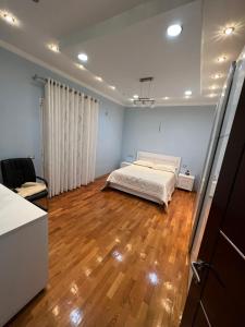 Voodi või voodid majutusasutuse Luxury Rooftop Apartament toas