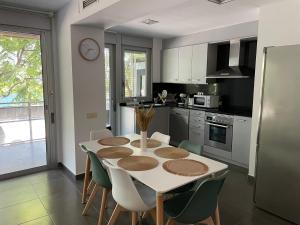 Kuchyňa alebo kuchynka v ubytovaní Standing Apartment Barcelona Forum