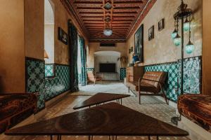 Posezení v ubytování Kenzara Suites & Pool, Your private escape