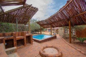 A piscina localizada em Kaya KaBush ou nos arredores