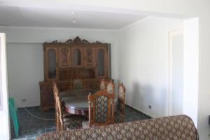 Гостиная зона в Spacious 5-Bed House in Alamein with Large garden