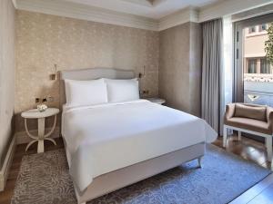 Postel nebo postele na pokoji v ubytování Club Privé By Rixos Saadiyat