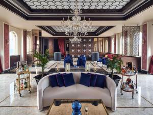 Posezení v ubytování Club Privé By Rixos Saadiyat